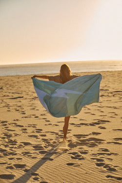 Lightning Bolt - FOREVER TOWEL - 99AUNTOAE01G47UNIQ